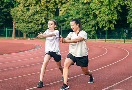 2 Jugendliche beim Lauftraining